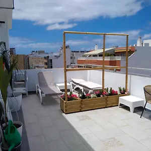 Edificio Triana St 47 Las Palmas / Gran Canaria
